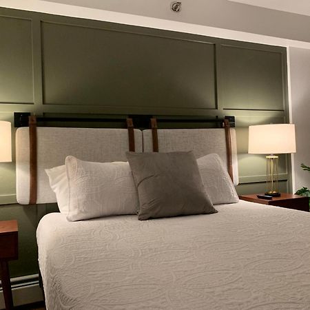 The Brooks Hotel Restaurant And Lounge Уоллес Экстерьер фото