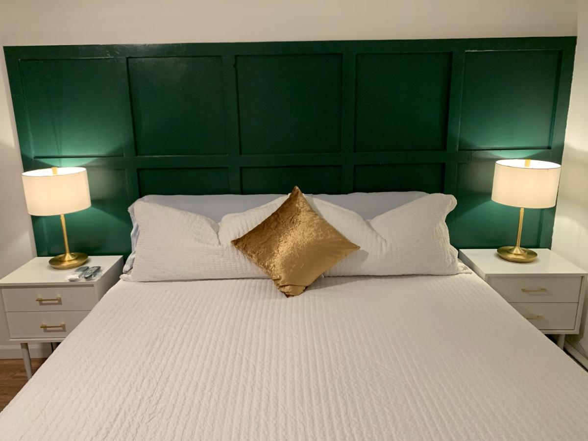 The Brooks Hotel Restaurant And Lounge Уоллес Экстерьер фото
